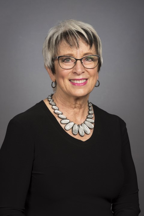 l'hon. Cathy ROGERS